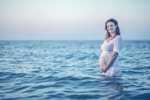 embarazada en el mar