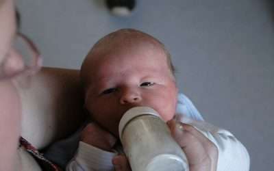 Biberón, mucho más que alimentar al bebé