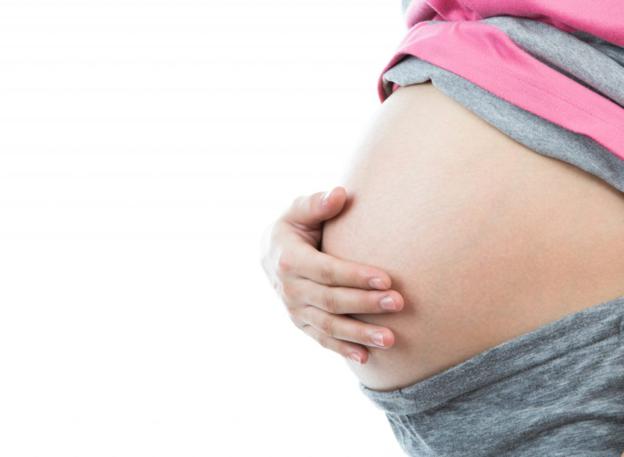 La vacuna del Covid protege más si se pone el tercer trimestre de embarazo