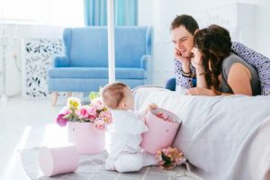 bebe conciliacion bajas maternidad y paternidad padre madre