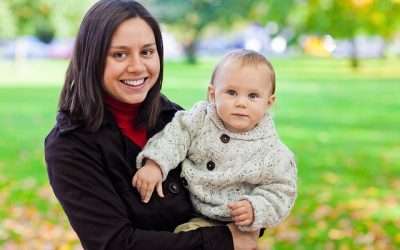 Nuevos requisitos para cobrar la ayuda para madres menores de 30 años en Madrid