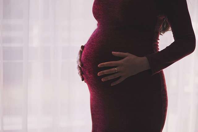 Los ginecólogos aconsejan la tercera dosis de la vacuna Covid a las embarazadas