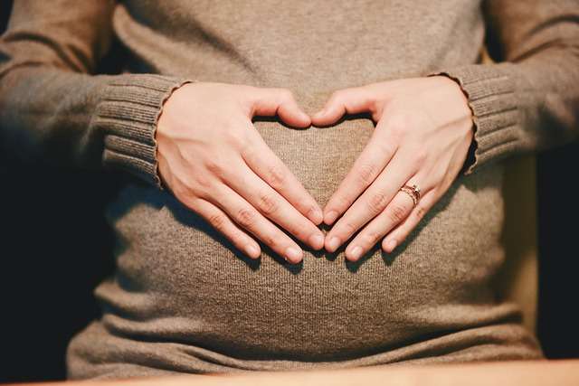 tercer trimestre de embarazo embarazada tripa corazon apego