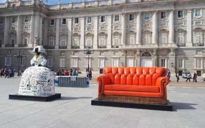 El mítico sillón de Friends llega a Madrid