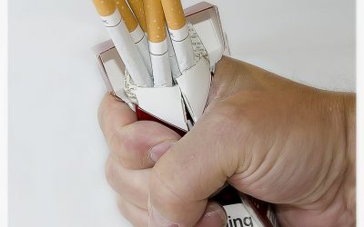 La Ley antitabaco prohibirá fumar a los menores de edad